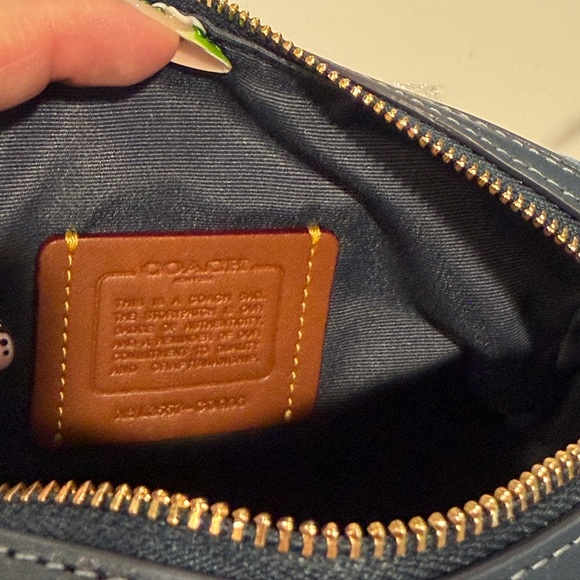 🦋New! Coach! - Picture 12 of 17